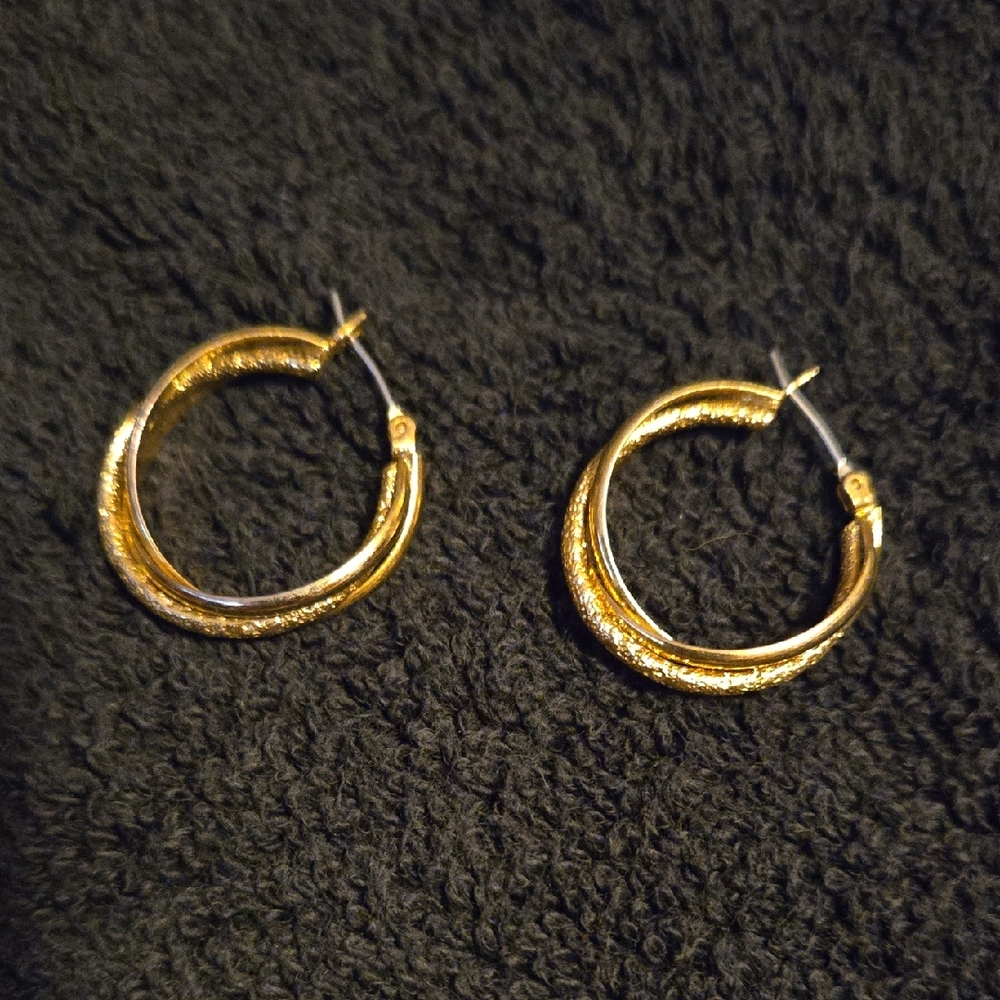 Timeless Gold Hoop Earrings with Polished Finish